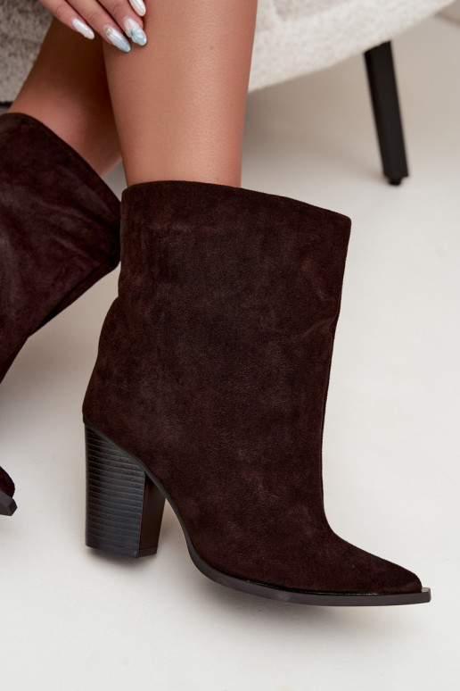 Dames enkellaarsjes met spitse neus in chocolade kleur Hileta