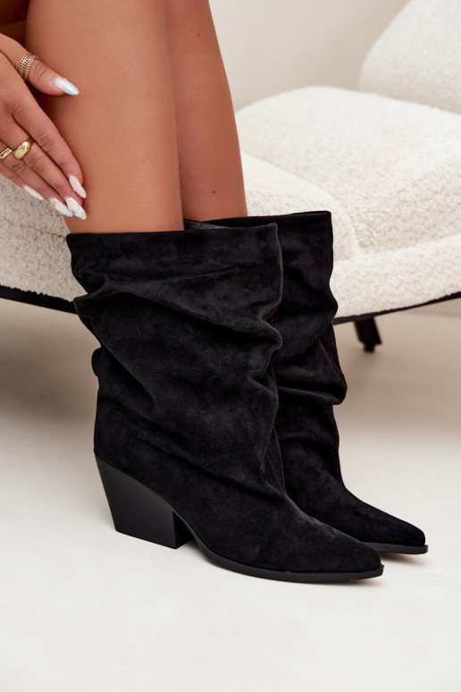 Bottines noires froissées à enfiler sur un talon carré Cazela