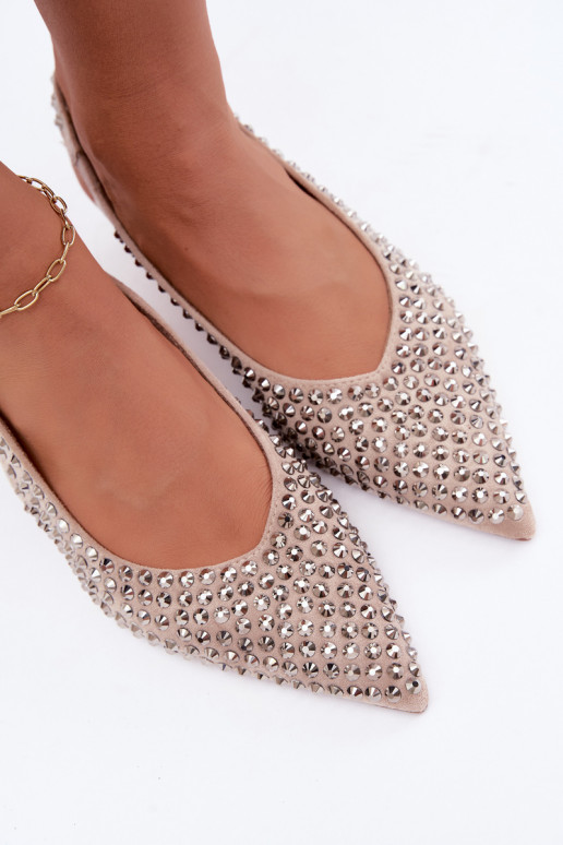 Zandkleurige dames sandalen met studs en een lage hak Tai turidden