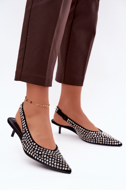 Sandales noires pour femmes avec clous et petit talon Tai turidden