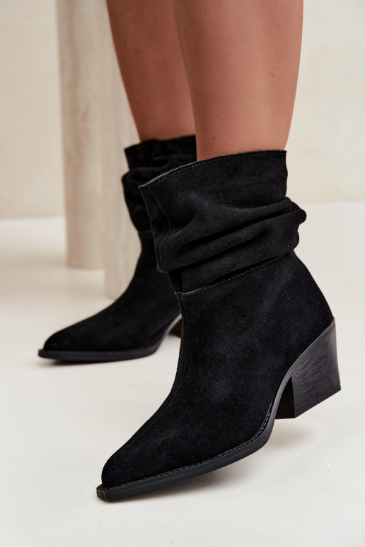 Bottines en daim naturel avec plis et talons de couleur noire Merrin