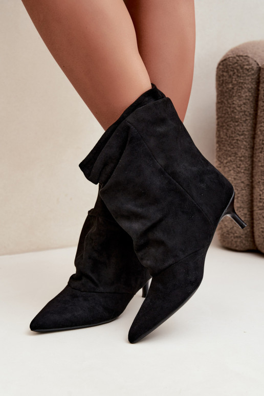 slouchy Stiefeletten mit Absatz in schwarzer Farbe Farren