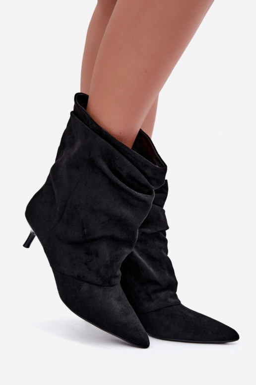 slouchy Stiefeletten mit Absatz in schwarzer Farbe Farren