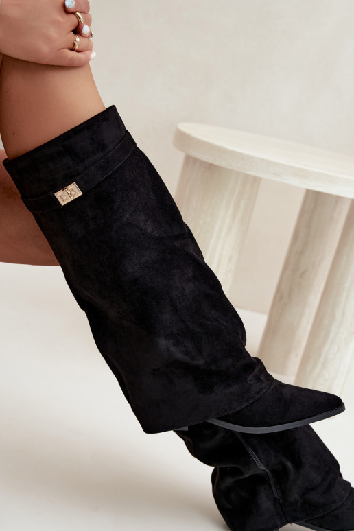 damen kniehohe Stiefel mit genähtem Schaft auf niedrigem Absatz aus Kunstveloursleder in Schwarz Gisellea