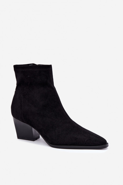 bottines pour femmes avec talons inclinés en noir Atina