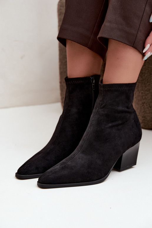 bottines pour femmes avec talons inclinés en noir Atina