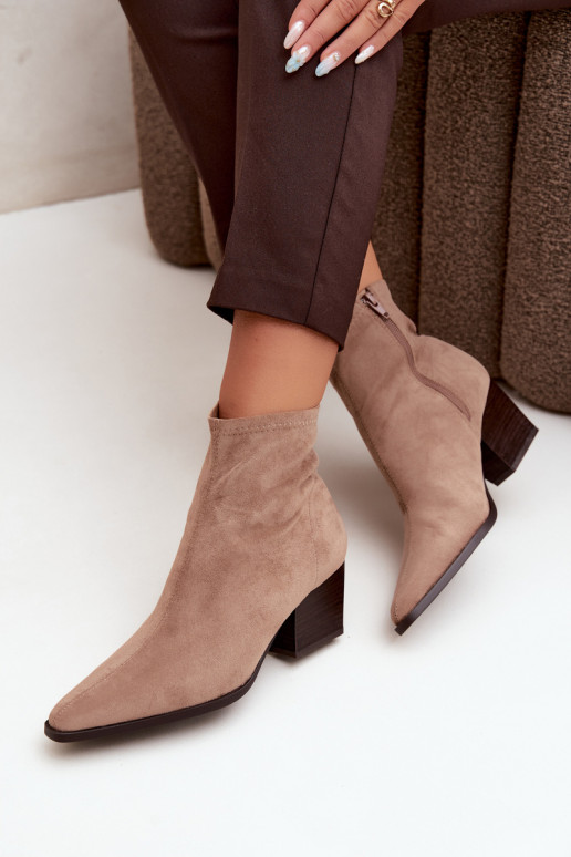 bottines pour femmes avec talons inclinés en couleur sable Atina