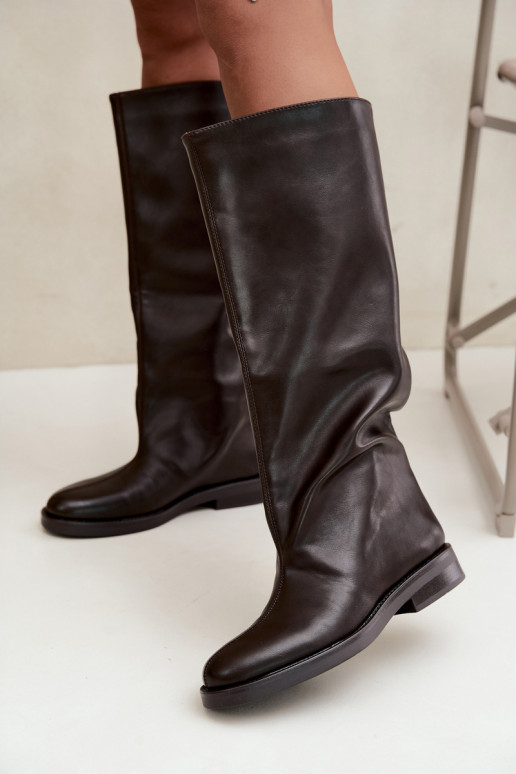 dames kniehoogte laarzen met brede hakken en decoratieve stiksels in chocolade Gresa