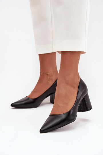 talons aiguilles avec bouts pointus en noir 2