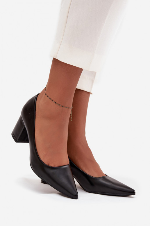 talons aiguilles avec bouts pointus en noir