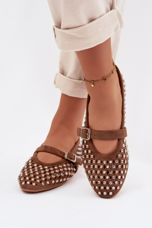 Braune Damen-Ballerinas mit Ausschnitt-Elementen und glänzenden Details Nilvessa