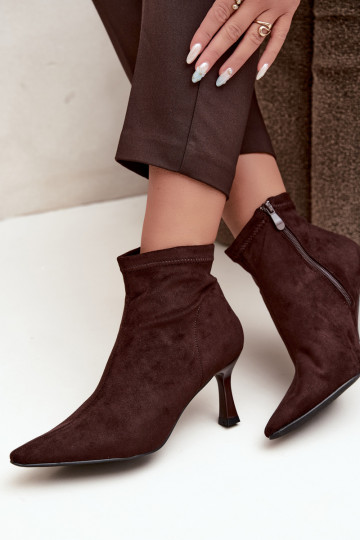 Dames enkellaarsjes op een slanke hak met stiksels in chocoladekleur Clancy