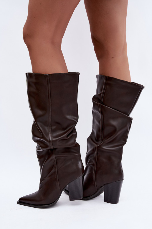 Bottes chocolat à talons et volants en simili cuir Jensy