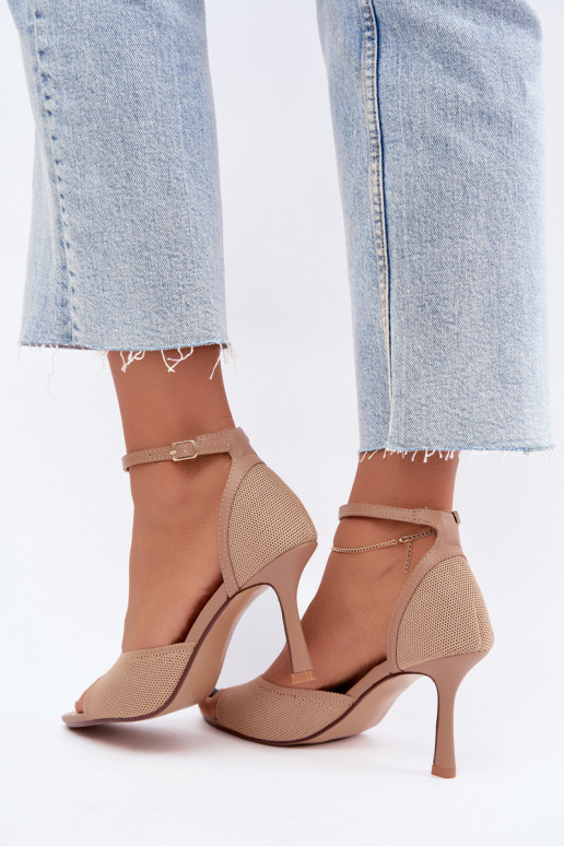 Sandalen met dunne hakken in zandkleur Galya