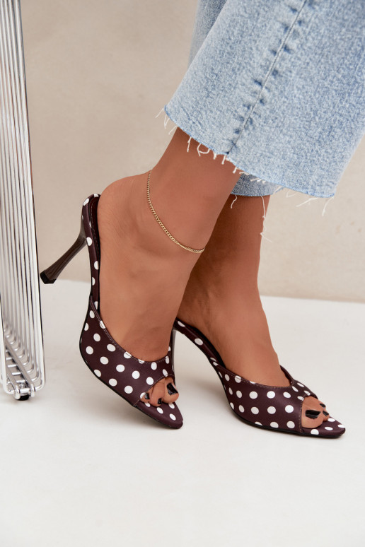 Sandales à talons fins et pois couleur chocolat Pevra