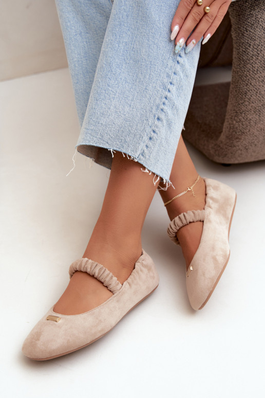 Sandalen met decoratieve details in zandkleur Brinelle