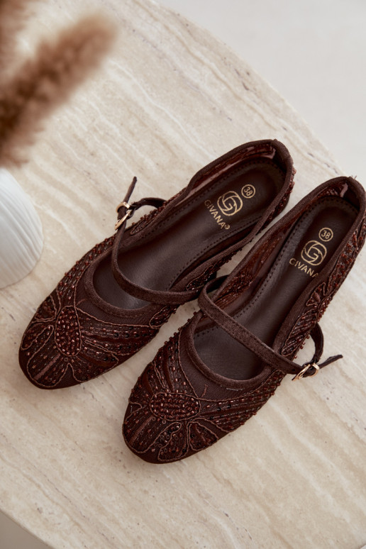 Ballerines en maille avec des fleurs brodées et des paillettes couleur chocolat Caletta