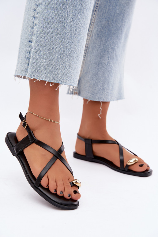 Flache Sandalen mit schicken Elementen in schwarzer Farbe Vensy
