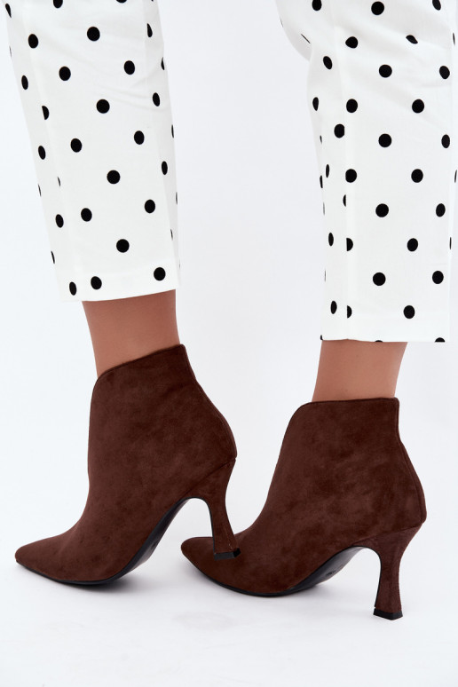 bottines pour femmes avec découpes et talons en chocolat Jelya