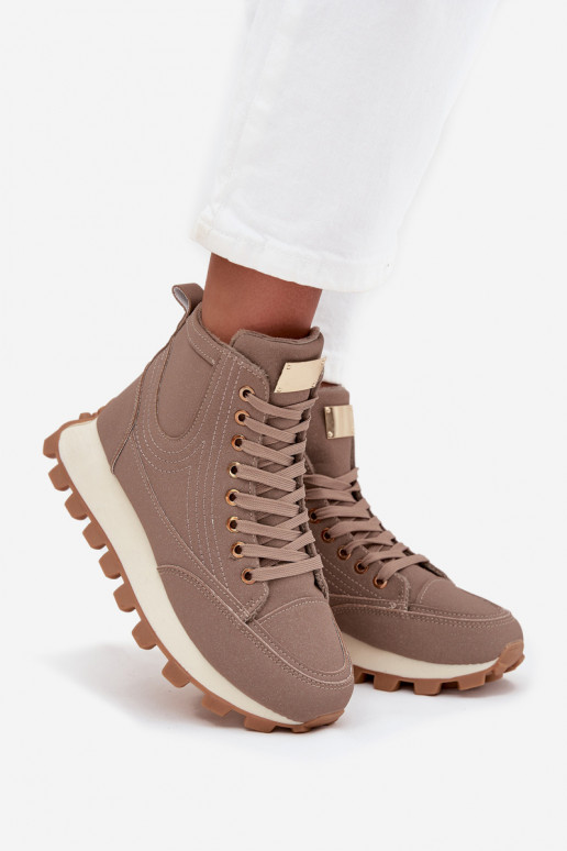 Geïsoleerde dames schoenen op platform Tai turirivira beige