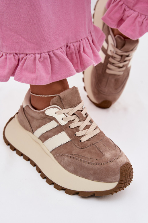 Sandfarbene Sneakers aus Kunstveloursleder mit Plattform D&A GR61-5986