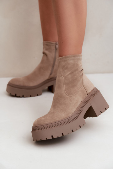 dames enkellaarsjes met chunky hak en platform van faux suede zandkleurig Elvianne 2