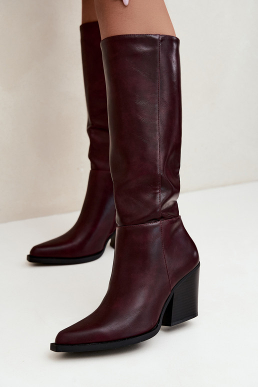 bottes hautes pour femmes à talons isolées couleur bordeaux Katelle