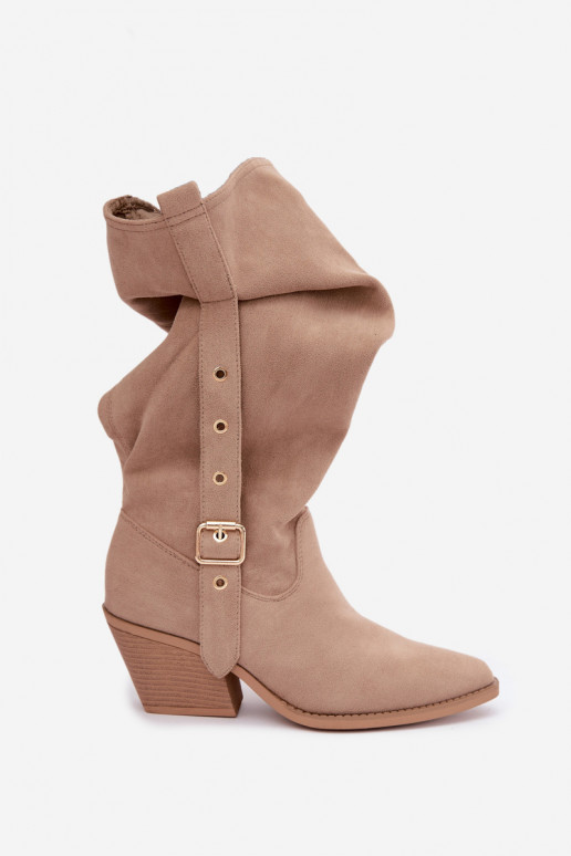 bottes hautes pour femmes froissées de style cowboy avec sangles et talons en sable Adria