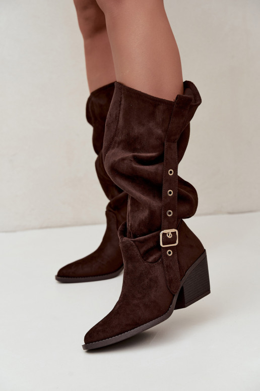 geknitterte Damen kniehohe Stiefel im Cowboy-Stil mit Riemen und Absätzen in CzekoladoĮe Adria