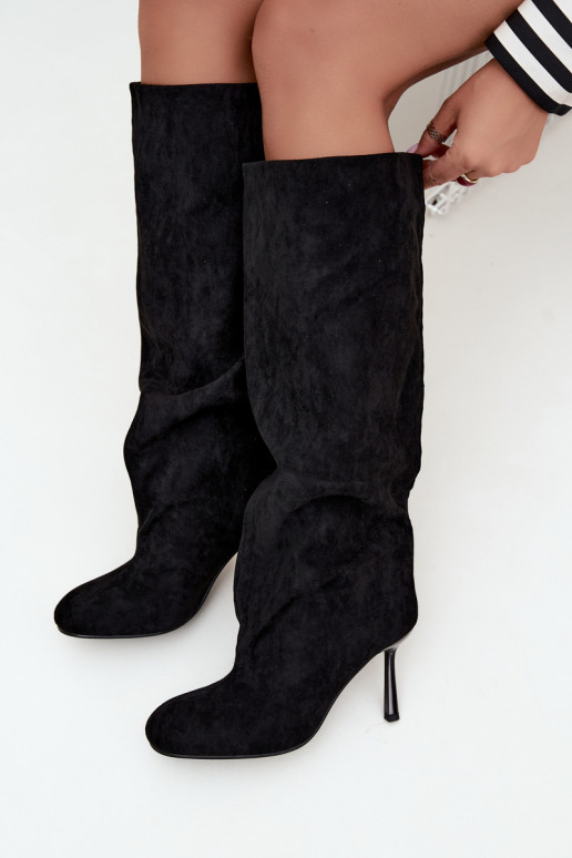 bottes hautes pour femmes à enfiler avec talons fins en noir Caliya