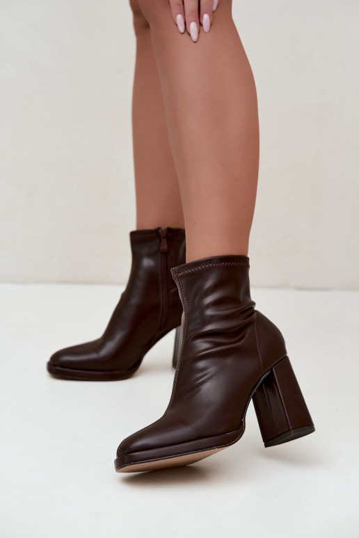 Bottines pour femmes en cuir synthétique avec talons couleur chocolat Karvella
