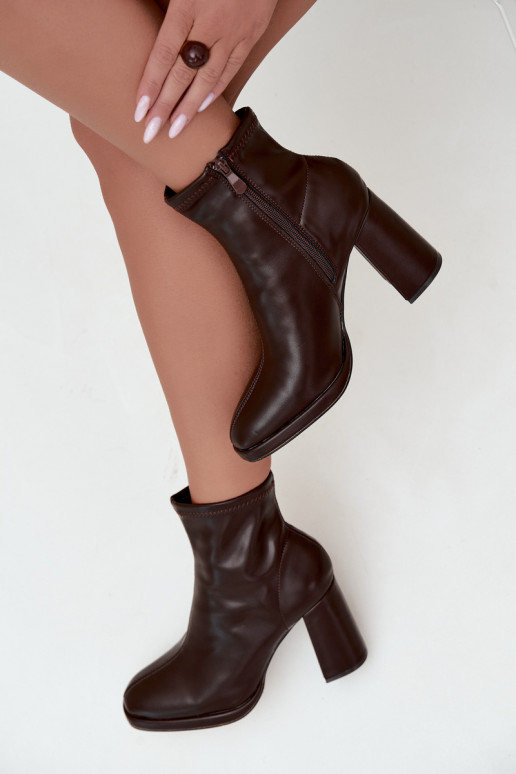 Damen Stiefeletten aus Kunstleder mit Absatz in schokoladenfarbener Karvella