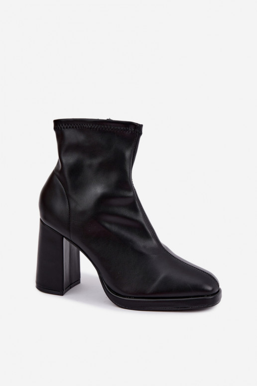 Dames enkellaarsjes van faux leather met hakken in zwarte kleur Karvella