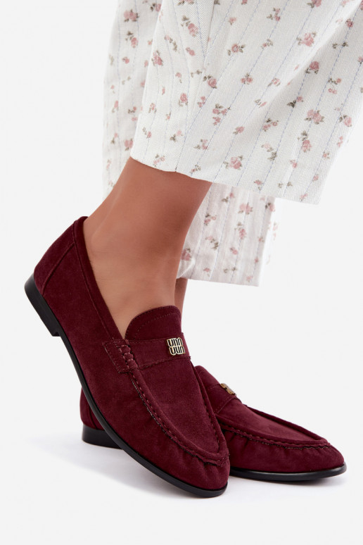 Mocassins pour femmes avec volants et détails décoratifs en couleur bordeaux Kairo