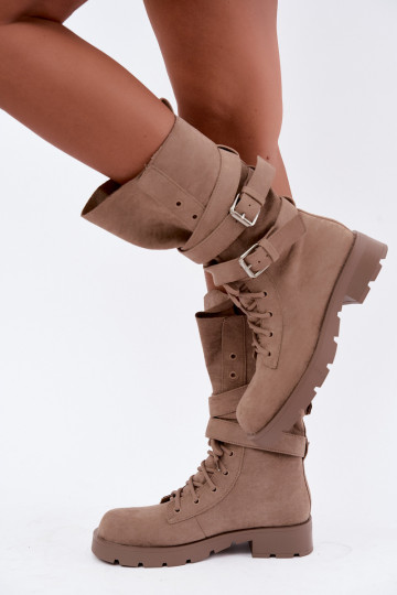 Geïsoleerde werkankleboots met gespen in zandkleur Patsy