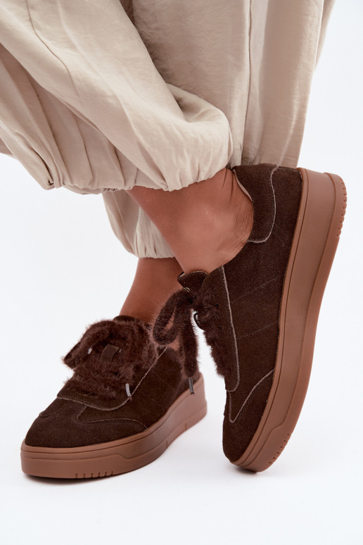 Faux-Suede-Sneaker mit Fell und Schnürsenkeln Kobbo 79655 schokoladenbraun