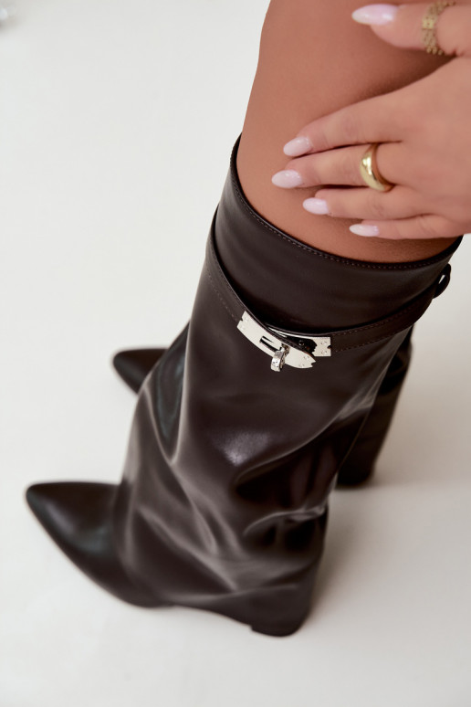 Bottes hautes pour femmes avec tige cousue et talons chocolat Salia