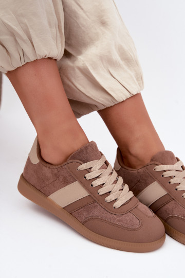 Bruine sneakers Tai turidela