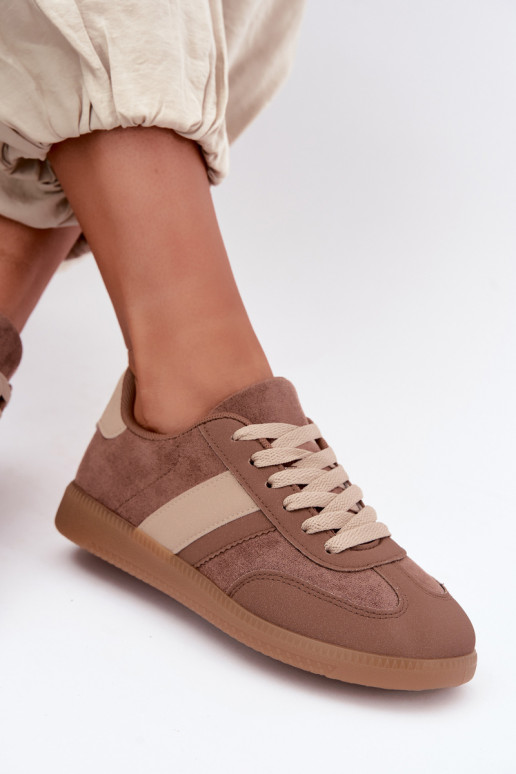 Bruine sneakers Tai turidela
