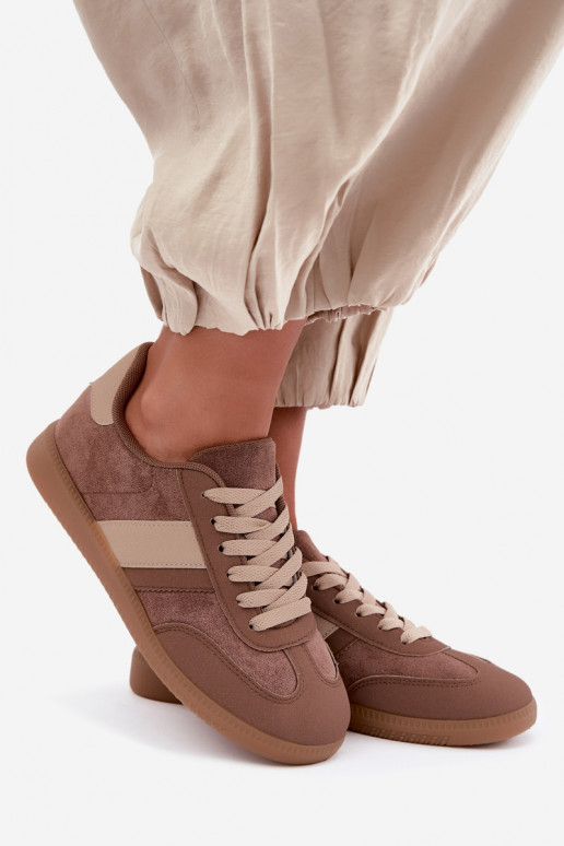 Bruine sneakers Tai turidela
