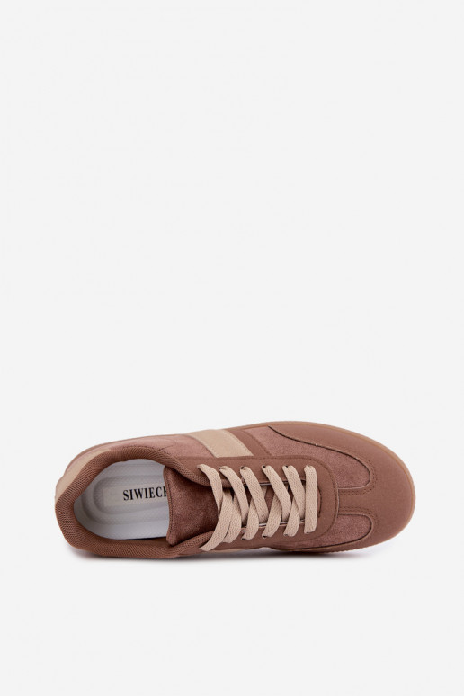 Bruine sneakers Tai turidela