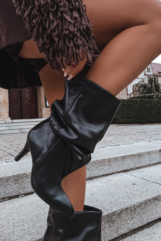 Bottines slouchy à talons en noir Gelra