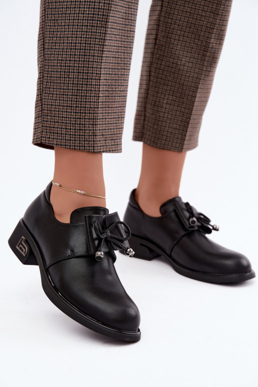 Faux leren schoenen met strikken T.Sokolski AN J26-190 in zwarte kleur