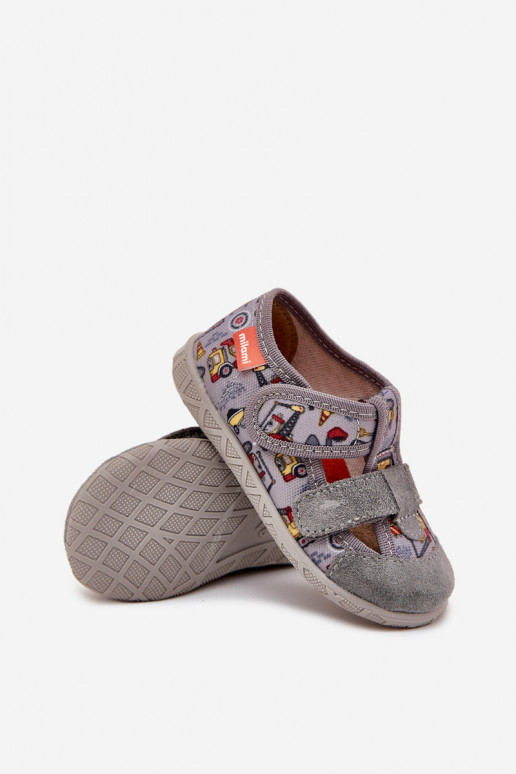 Kinderslippers Milami met plakkende sluitingen in grijs