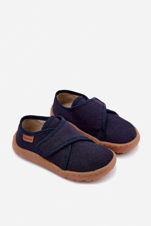 Chaussons pour enfants garçons avec fermetures adhésives Barefoot Froddo G1700438 en bleu foncé