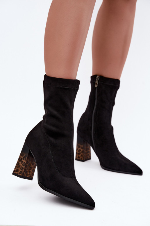 Bottines isolées pour femmes avec tige à motifs en noir Tirelia