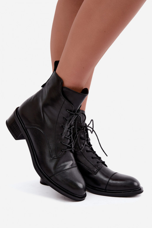 Bottines isolées en cuir naturel en noir Cerina