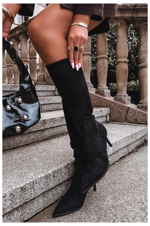 Wärmende hohe Stiefel mit hohen Absätzen, schwarz Taelia