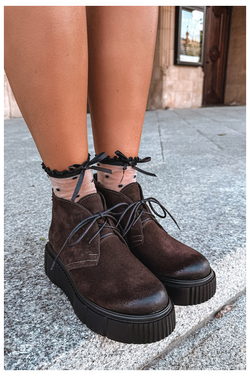 Chaussures pour femmes en cuir en faux daim chauffées avec plateforme en marron Zazoo 60588