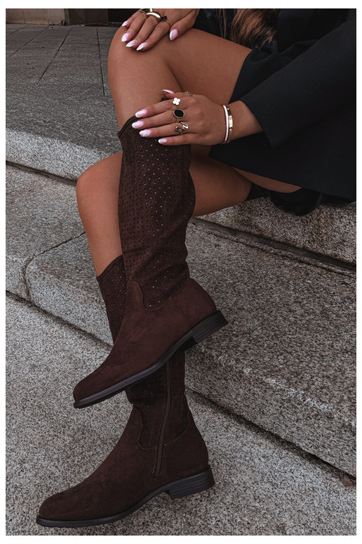 Bottes hautes avec design découpé et larges talons, brunes